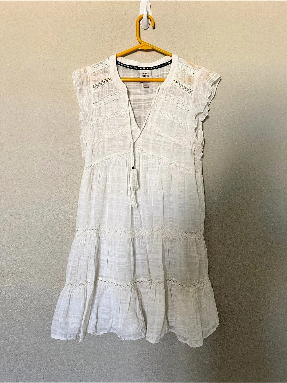 Knox Rose White Mini Dress Size Medium Like New